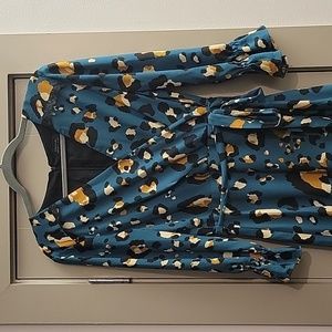 Tahari green Leopard Wrap